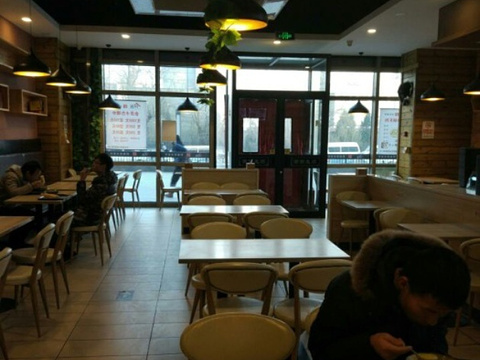 “太阳成集团tyc7111cc”
教育培训机构如何应使广告投放优化升级降本增效呢?(图4) 太阳成集团tyc7111cc